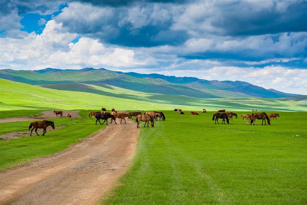 5 novinek, kam v roce 2026 vyrazíte jako první: Albánie, Karpathos, Jordánsko a další