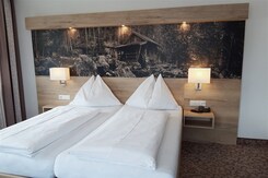 RAKOUSKO - SOLNÁ KOMORA