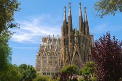  - ŠPANĚLSKO - BARCELONA, GIRONA A VÍNO - LETECKY