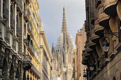 ŠPANĚLSKO - BARCELONA, GIRONA A VÍNO - LETECKY