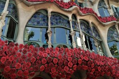 ŠPANĚLSKO - BARCELONA, GIRONA A VÍNO - LETECKY