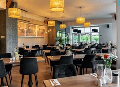 POLSKÉ BESKYDY A USTROŃ