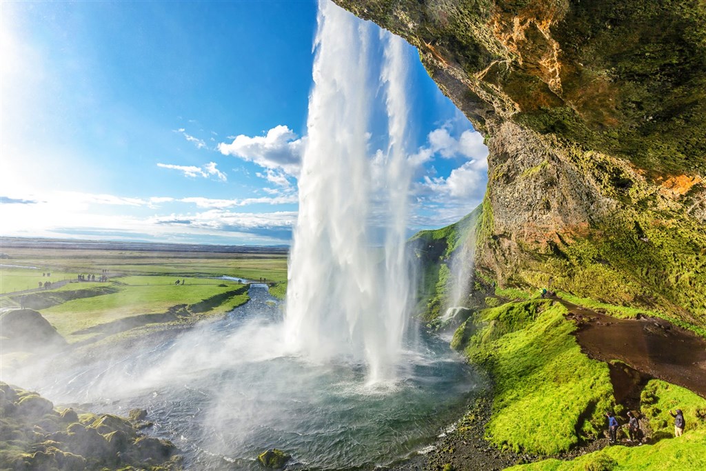 Poznávací zájezd na Island - vodopád Seljalandsfoss