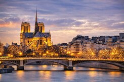 ADVENTNÍ PAŘÍŽ A KABARET V MOULIN ROUGE – LETECKY